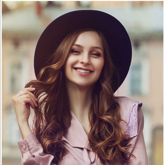 Accessories - NEW Fall Boho buckle hat brown wool fall women